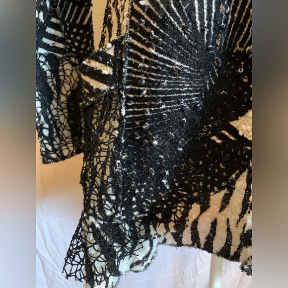 Canadian made Svetlana multi-textured single-button blazer - Picture 3 of 8